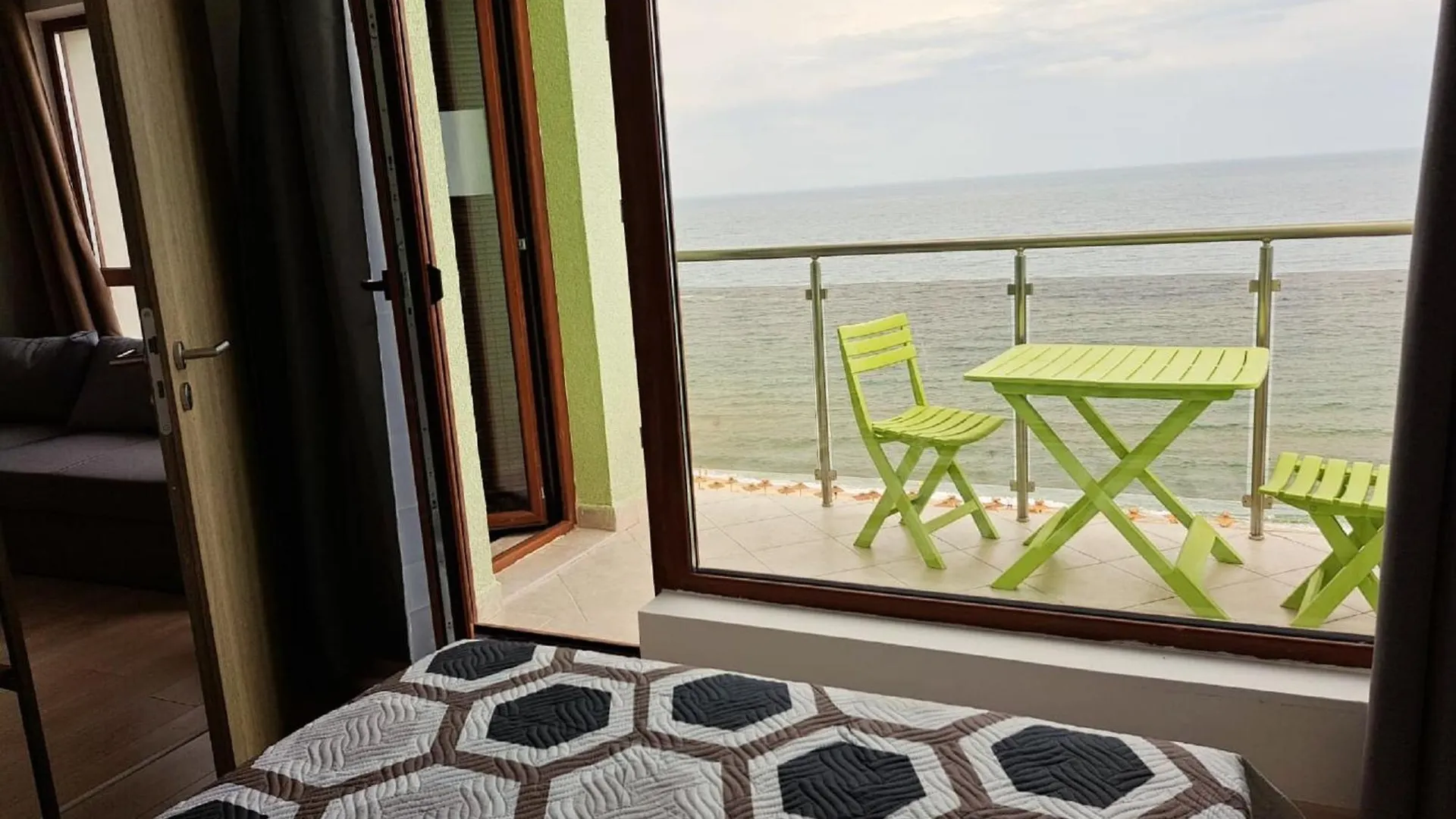 Kabacum Beach Seaveiw Apartmnet Βάρνα